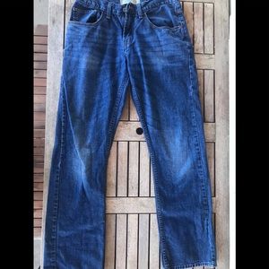 Wrangler jeans, slim straight.